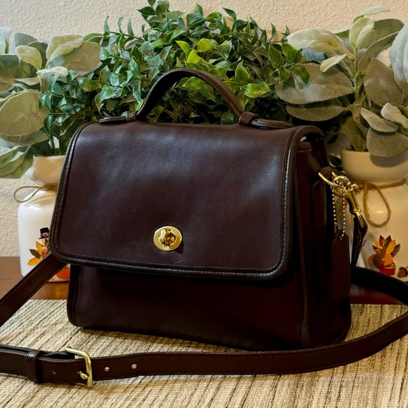 ❤️SOLD❤️Vintage Coach Mahogany Court Bag 9870 - Picture 2 of 10